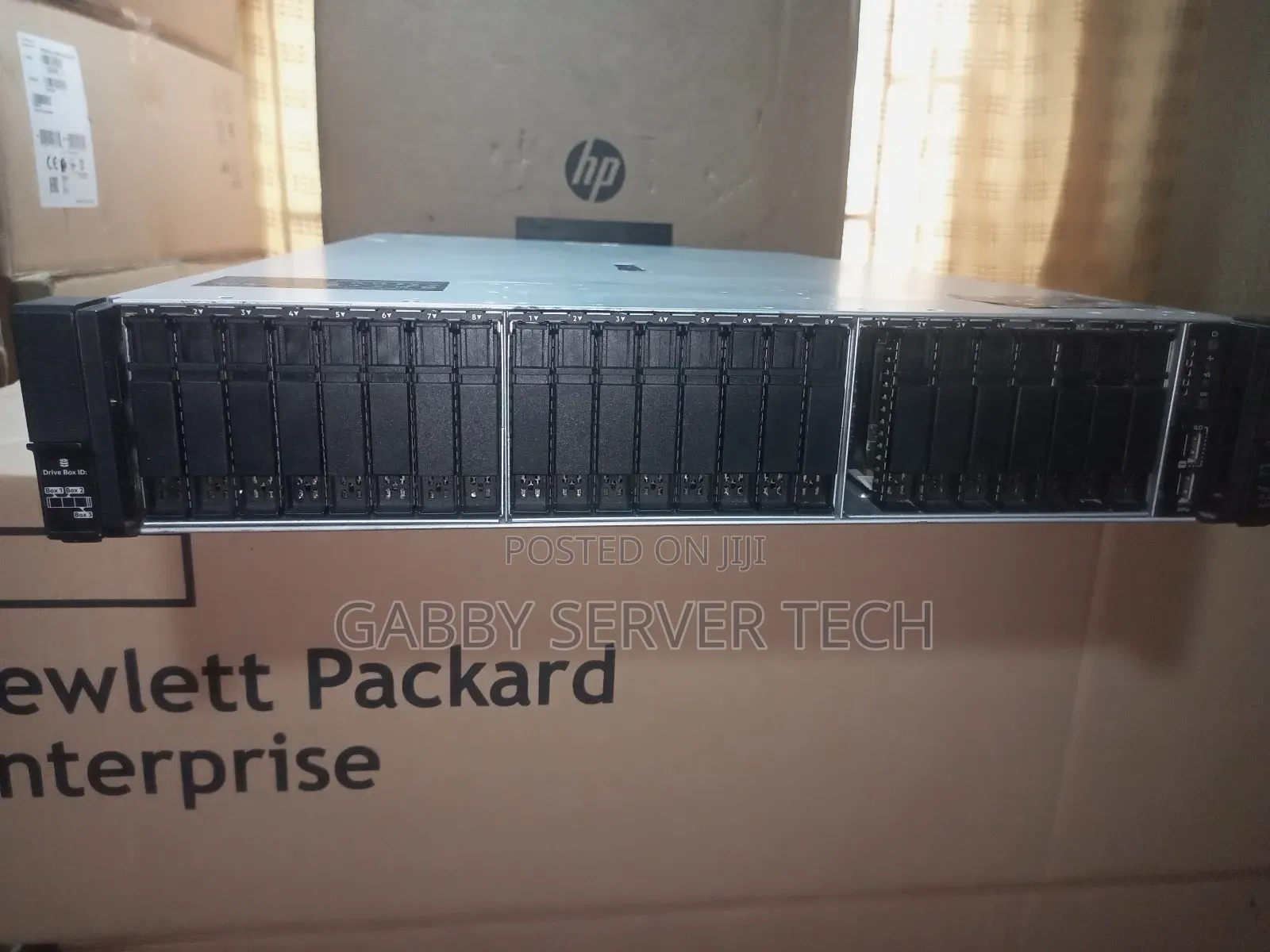 Server HP ProLiant DL380 Gen10 64GB Intel Xeon HDD+SSD 4T