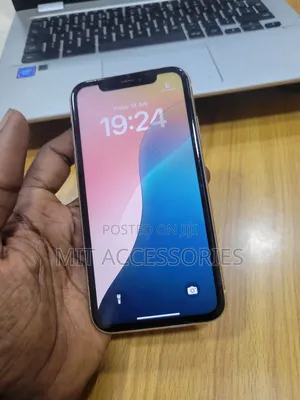 Photo - Apple iPhone XR 64 GB Black