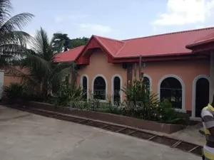 20bdrm House in House, School,, Calabar for sale