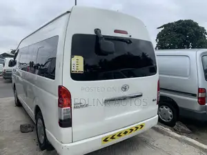 Toyota HiAce 2017 White