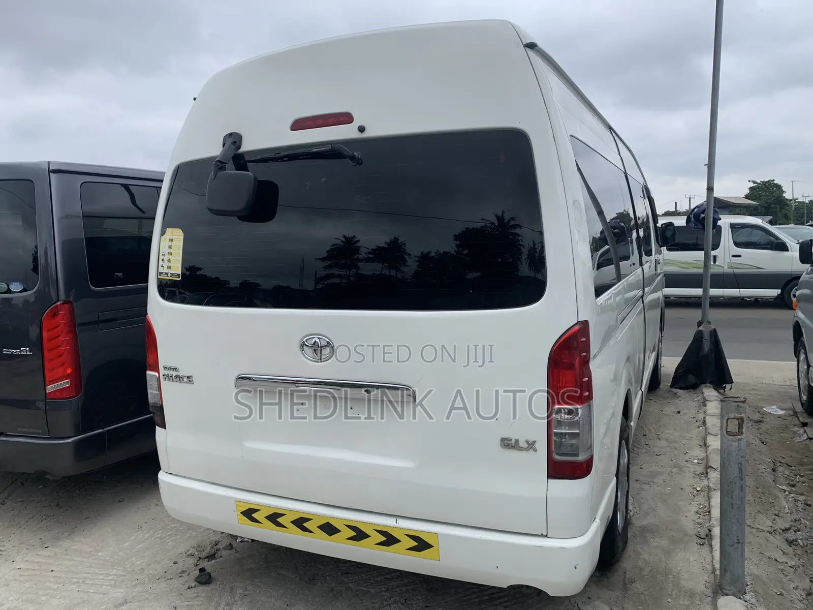 Toyota HiAce 2017 White