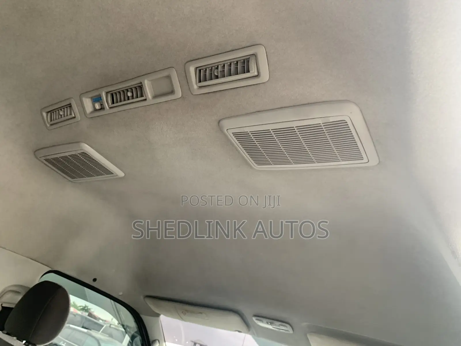 Toyota HiAce 2017 White