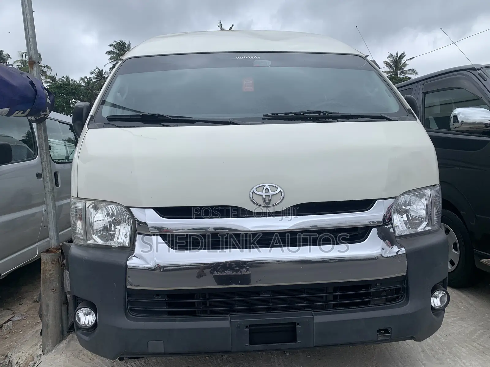 Toyota HiAce 2017 White