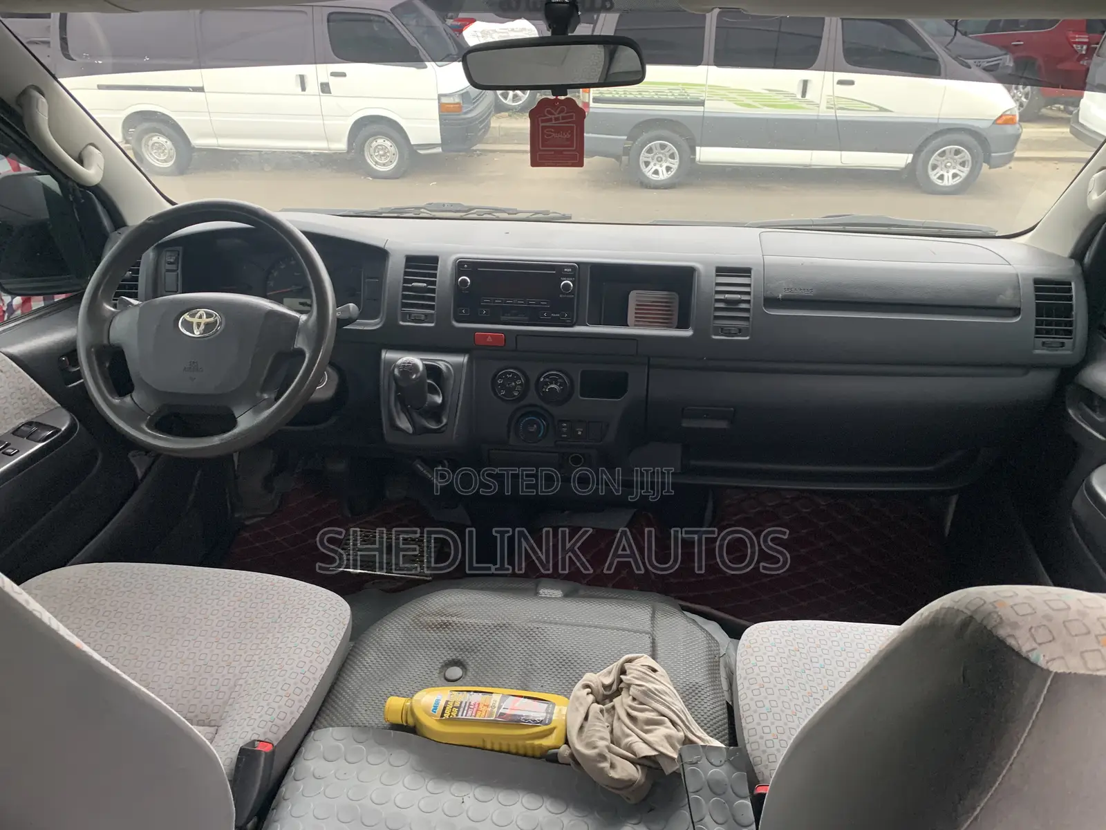 Toyota HiAce 2017 White