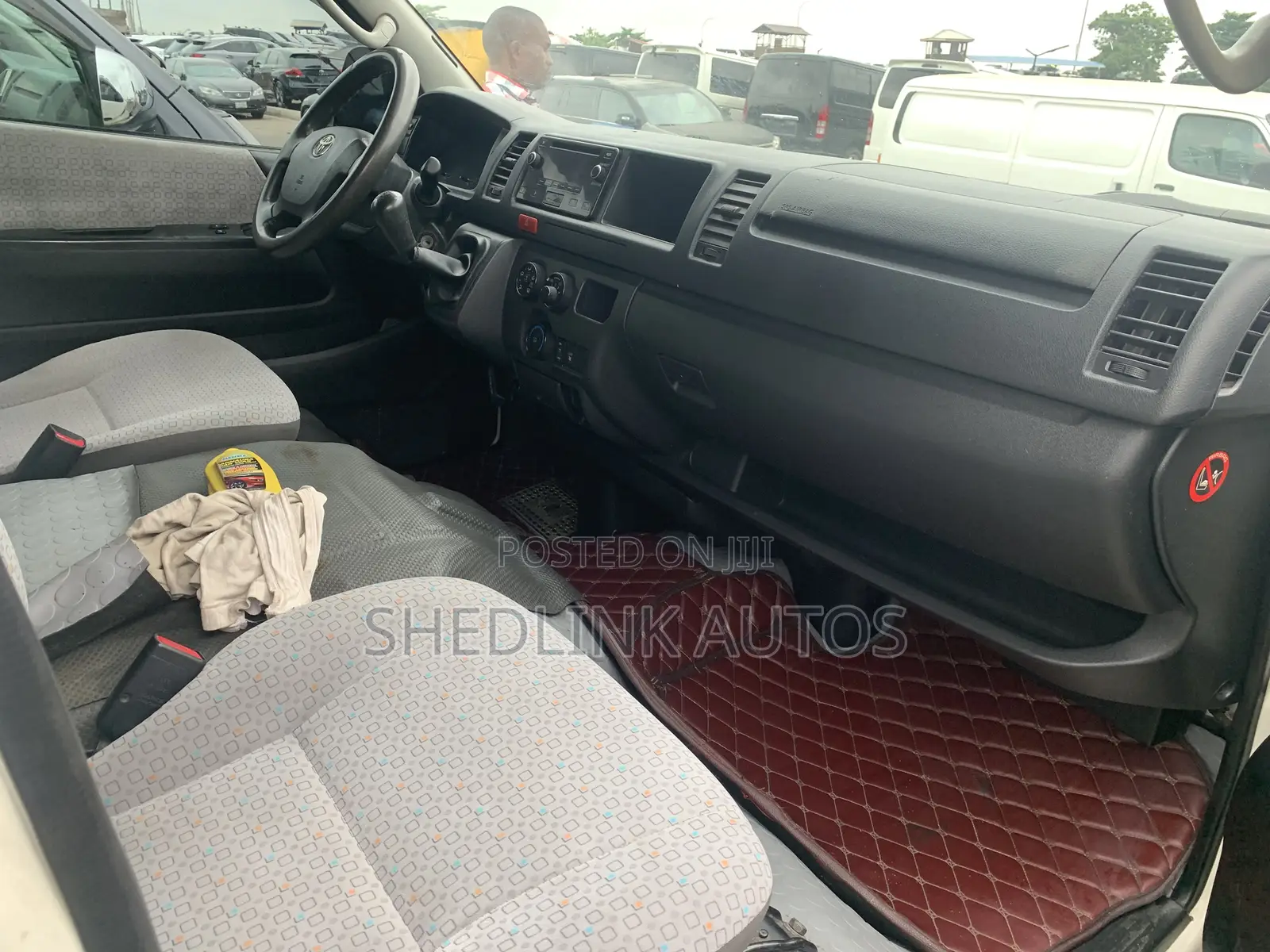 Toyota HiAce 2017 White