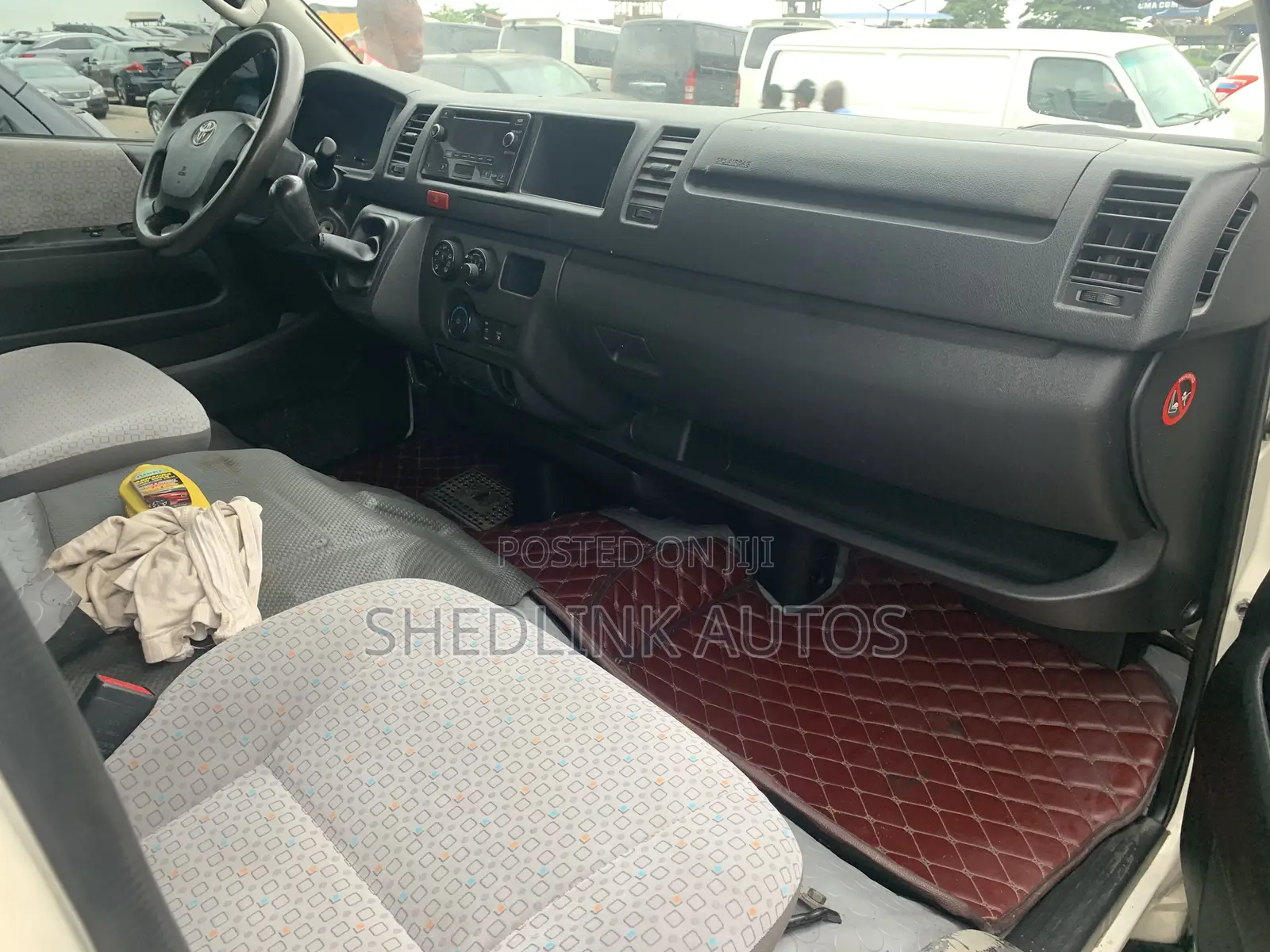 Toyota HiAce 2017 White
