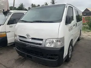 Toyota HiAce 2012 White