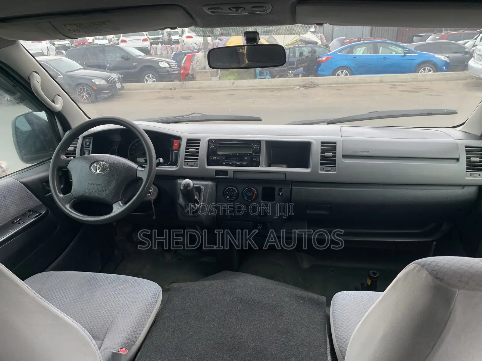 Toyota HiAce 2017 White