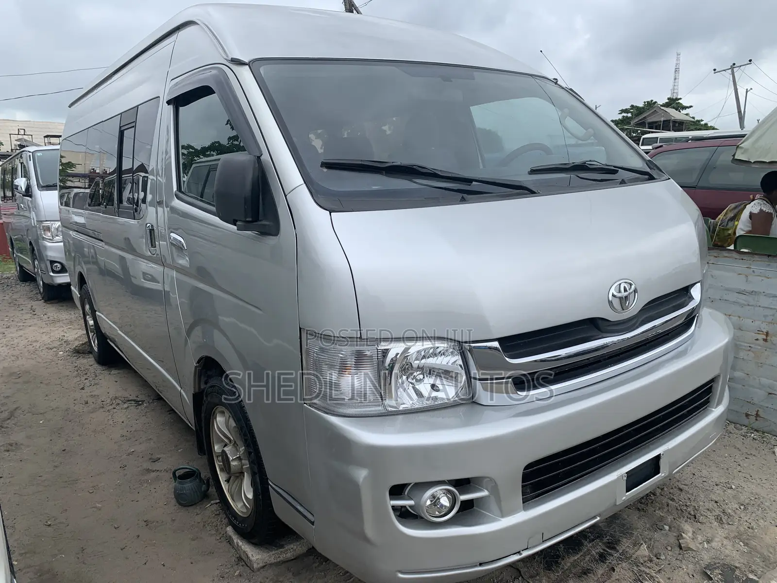 Toyota HiAce 2017 White