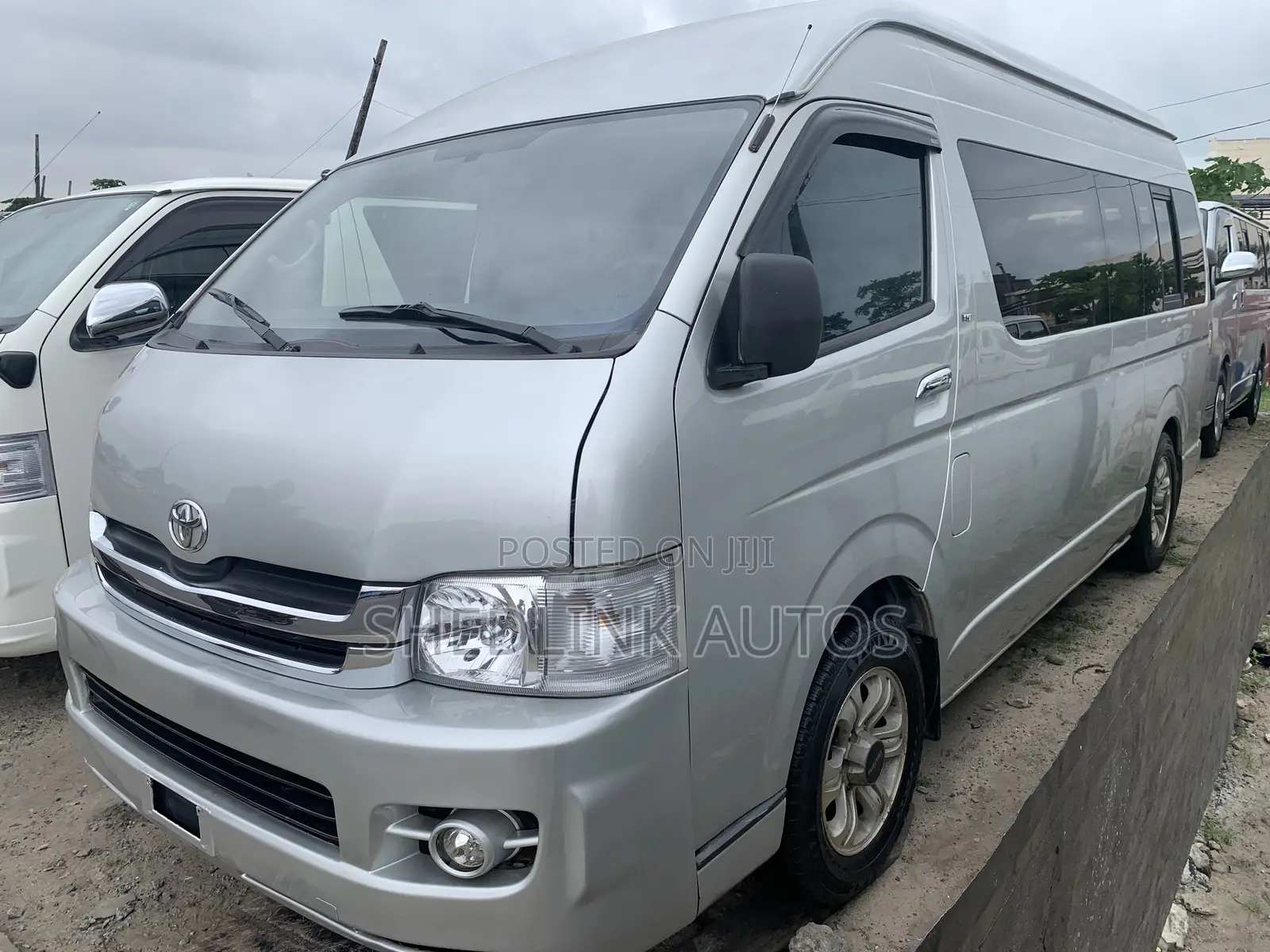 Toyota HiAce 2017 White