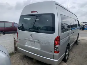 Toyota HiAce 2017 White