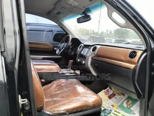 Toyota Tundra 2018 Black