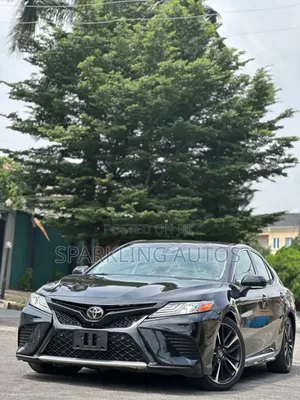 Photo - Toyota Camry 2018 Black