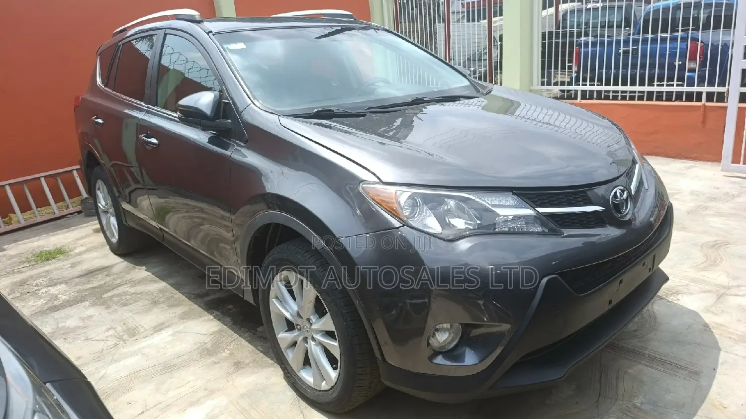 Toyota RAV4 Limited 4dr SUV (2.5L 4cyl 6A) 2015 Gray