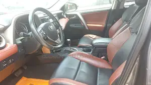 Toyota RAV4 Limited 4dr SUV (2.5L 4cyl 6A) 2015 Gray