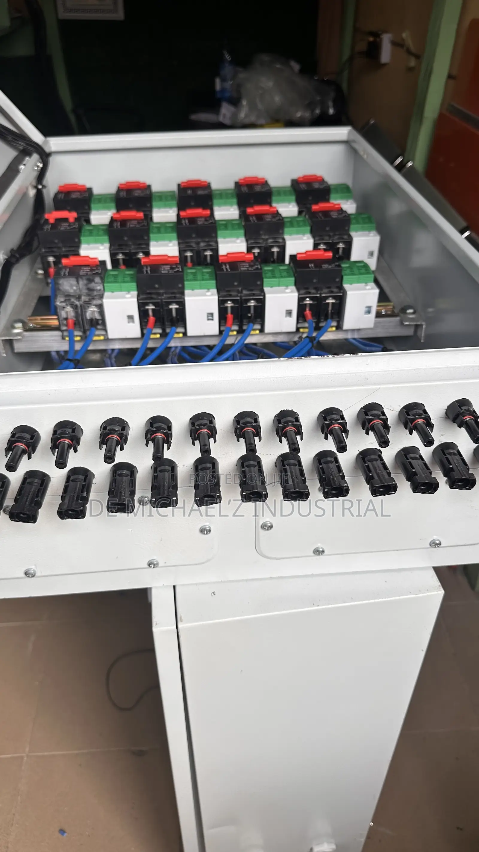 14 Strings Pv Combiner Box for Solar Installation