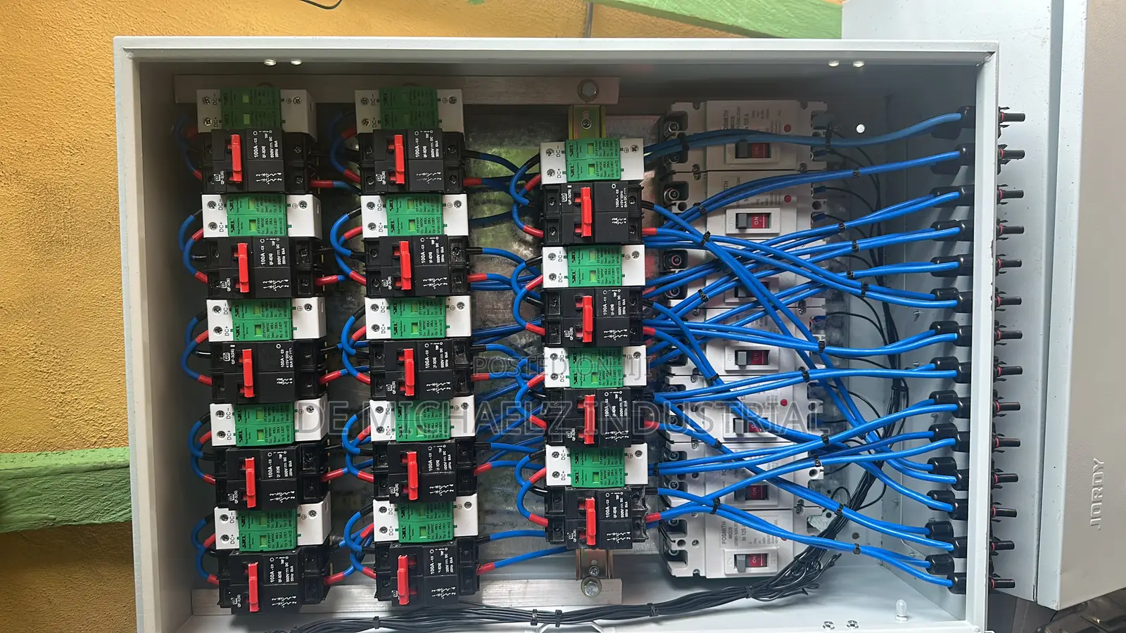 14 Strings Pv Combiner Box for Solar Installation