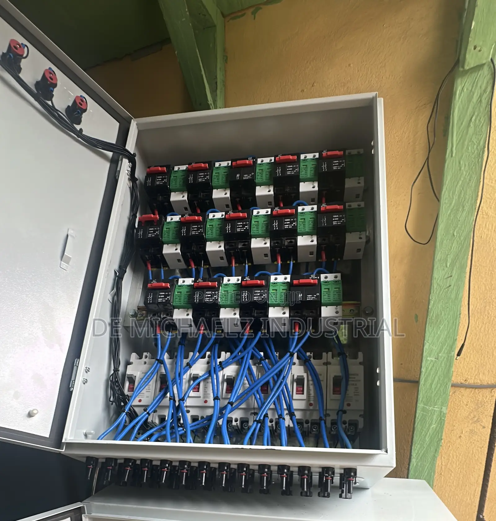 14 Strings Pv Combiner Box for Solar Installation