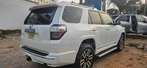 Toyota 4-Runner Limited 4dr 4x4 (4.0L 6cyl 5A) 2017 White