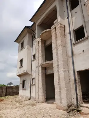 3bdrm Block of Flats in Owerri for sale