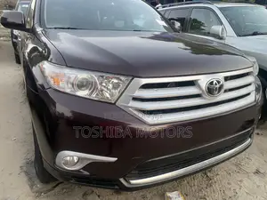Toyota Highlander 3.5L 4WD 2013 Red