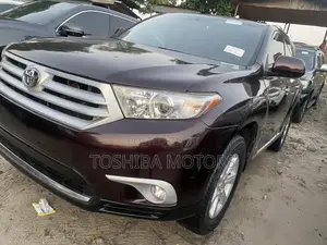 Toyota Highlander 3.5L 4WD 2013 Red