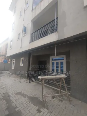 3bdrm Block of Flats in Estate, Wuye for rent