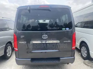 Toyota HiAce 2015 Black