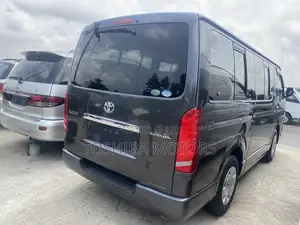Toyota HiAce 2015 Black
