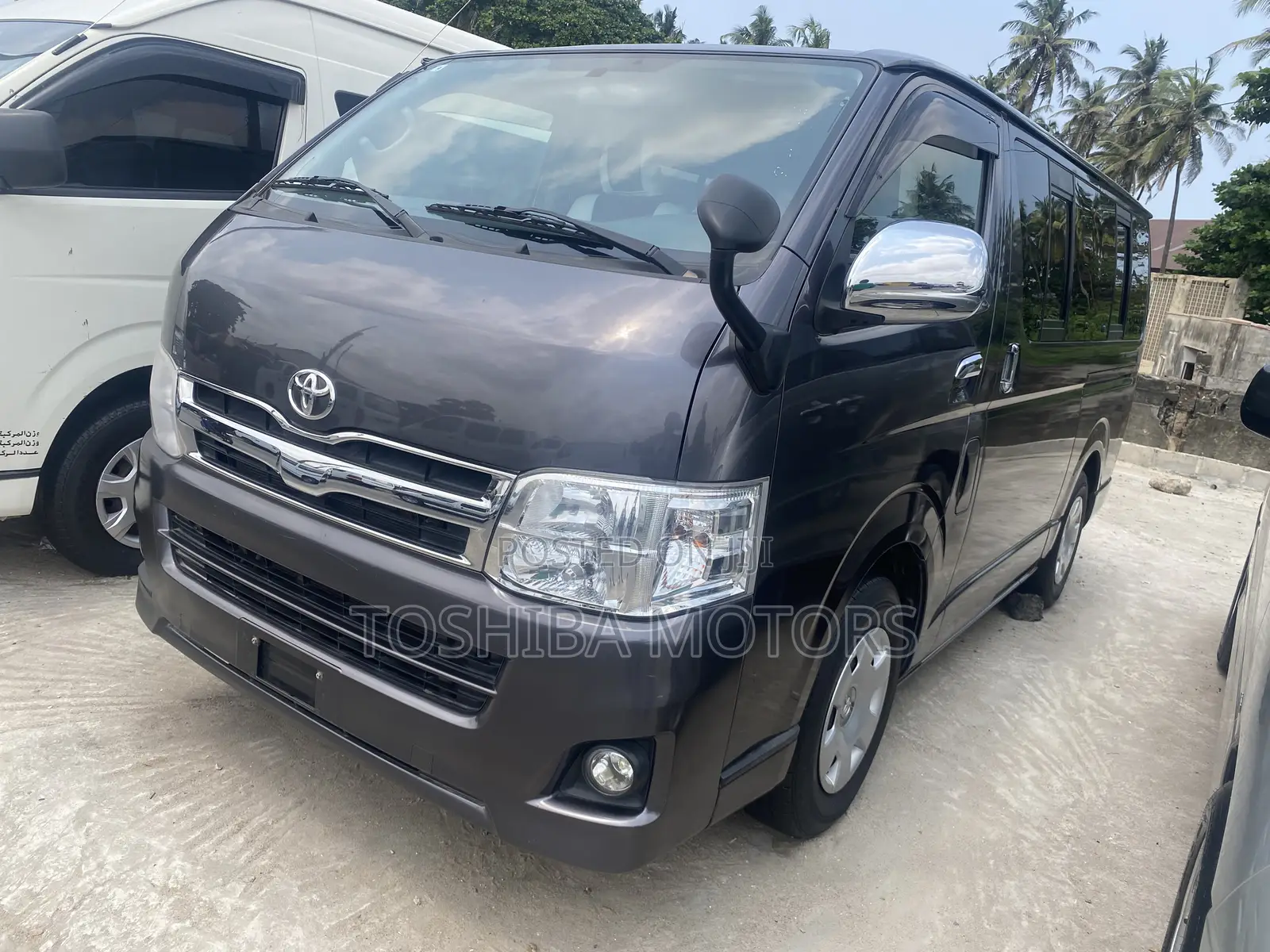 Toyota HiAce 2015 Black
