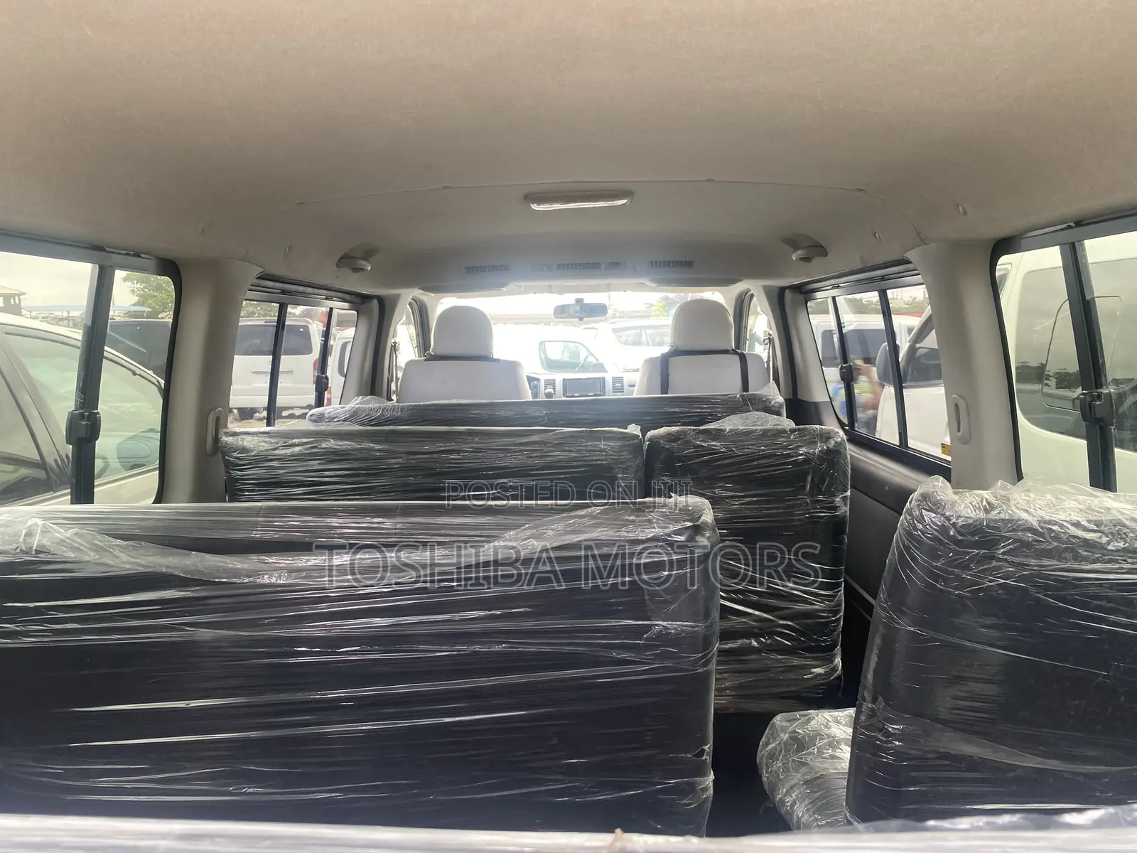 Toyota HiAce 2015 Black
