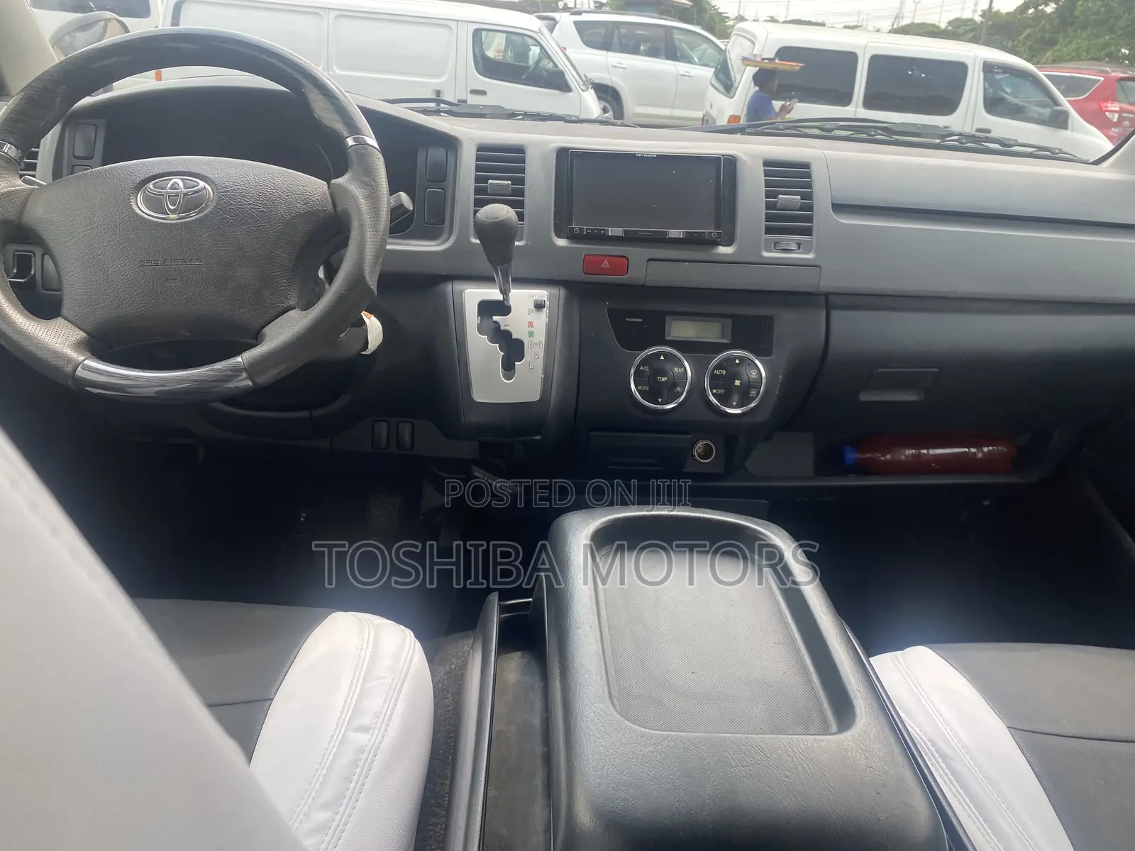 Toyota HiAce 2015 Black