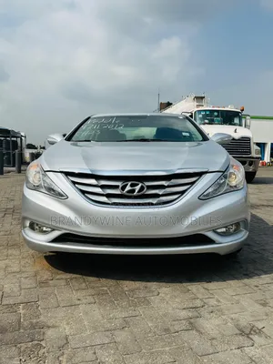 Hyundai Sonata Limited 2.0T w/17" Wheels (2.0L 4cyl 6A) 2011 Silver