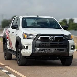 New Toyota Hilux 2025 White