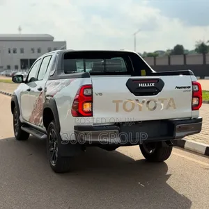 New Toyota Hilux 2025 White