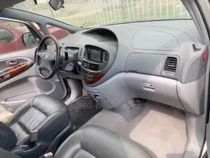 Toyota Previa Automatic 2005 Gray