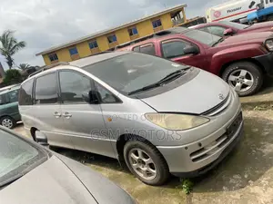 Toyota Previa Automatic 2005 Gray