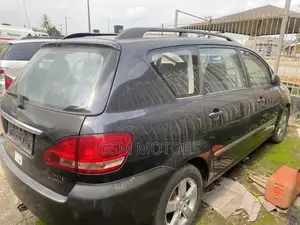 Toyota Avensis Verso 2.0 Petrol 2006 Gray