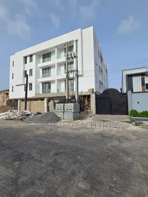 2bdrm Block of Flats in Admiralty Way, Lekki Phase 1 for sale