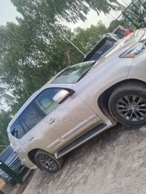 Lexus GX 460 Base 2015 Gold