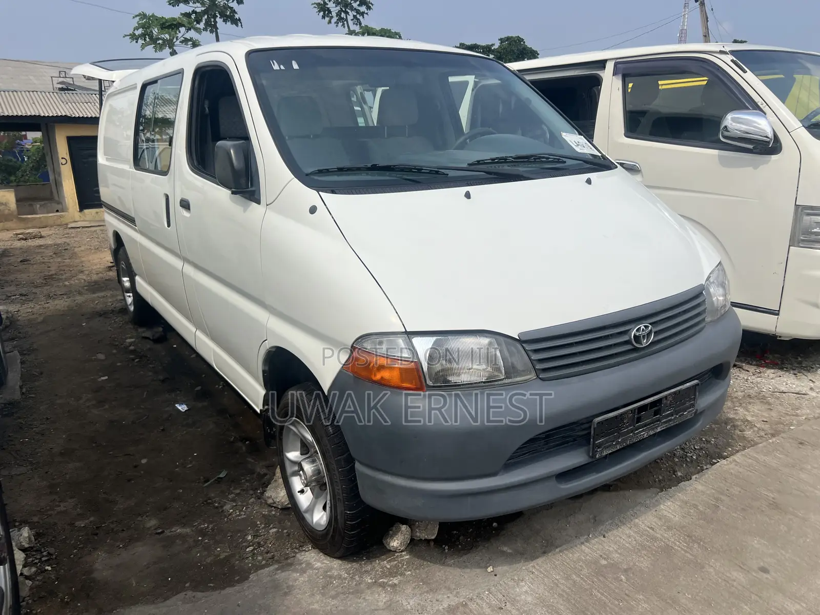 Toyota HiAce 2001 White