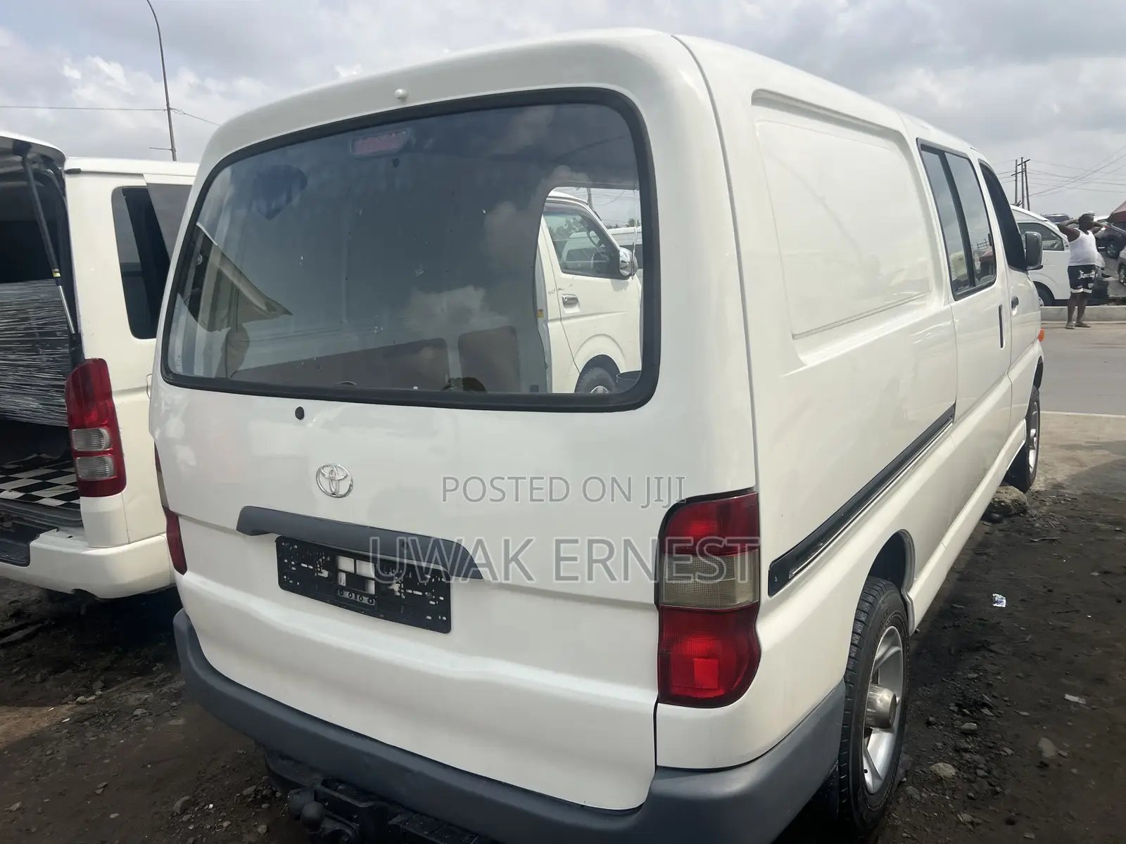 Toyota HiAce 2001 White