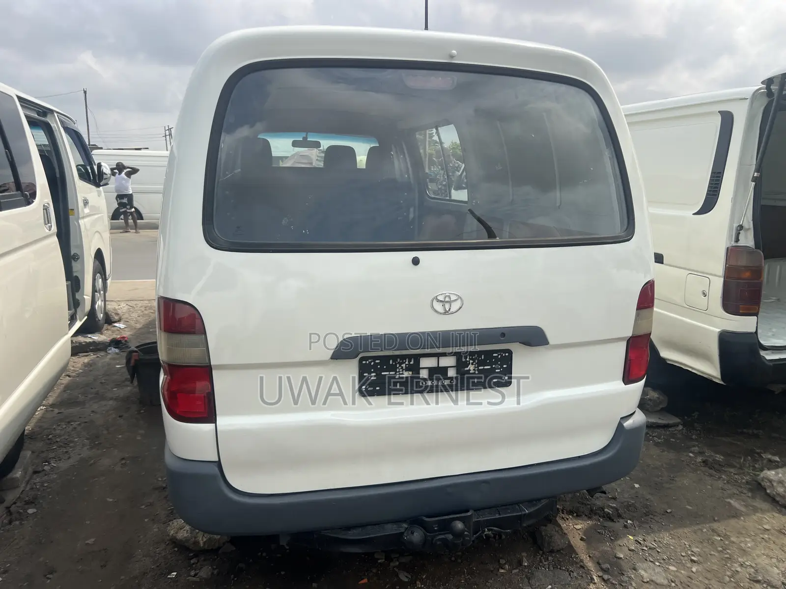 Toyota HiAce 2001 White