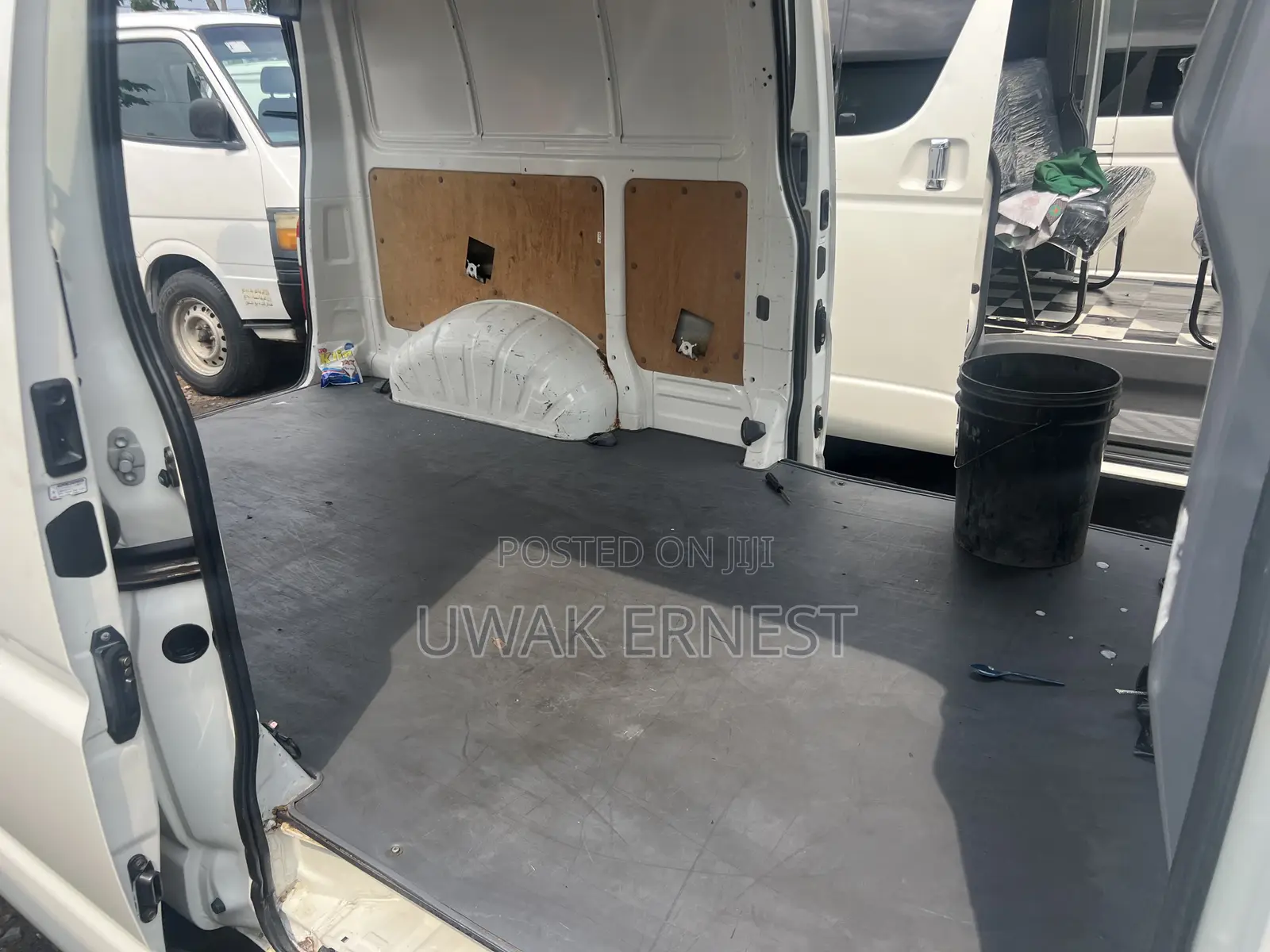 Toyota HiAce 2001 White