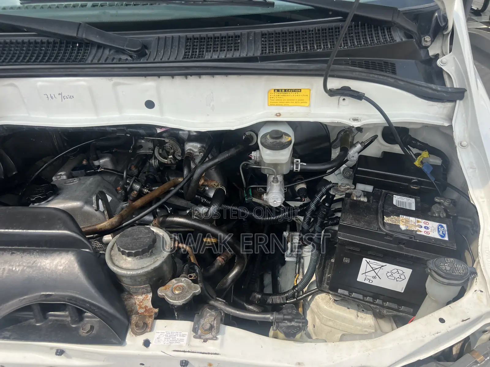 Toyota HiAce 2001 White