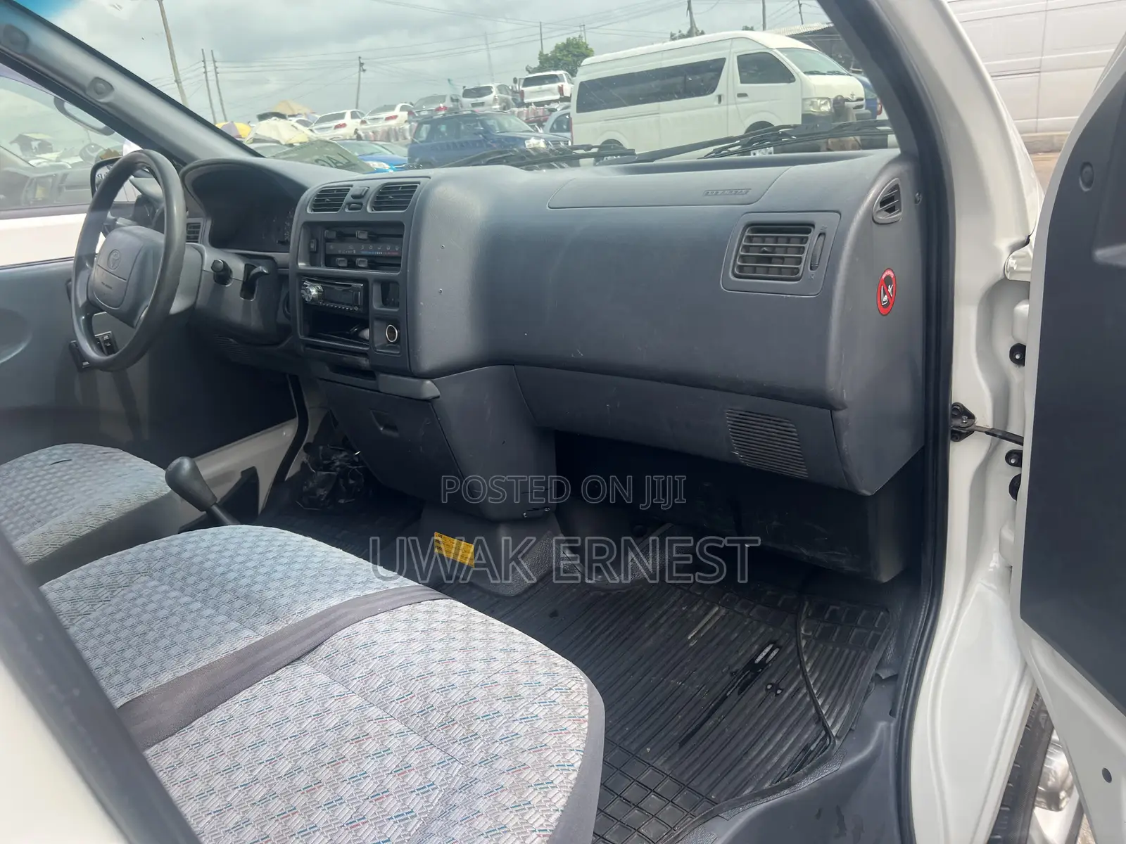 Toyota HiAce 2001 White