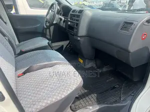 Toyota HiAce 2001 White