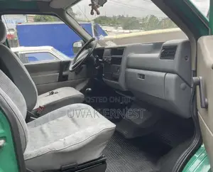 Volkswagen Transporter 1999 Green