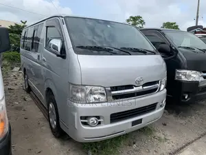 Toyota HiAce 2010 Silver