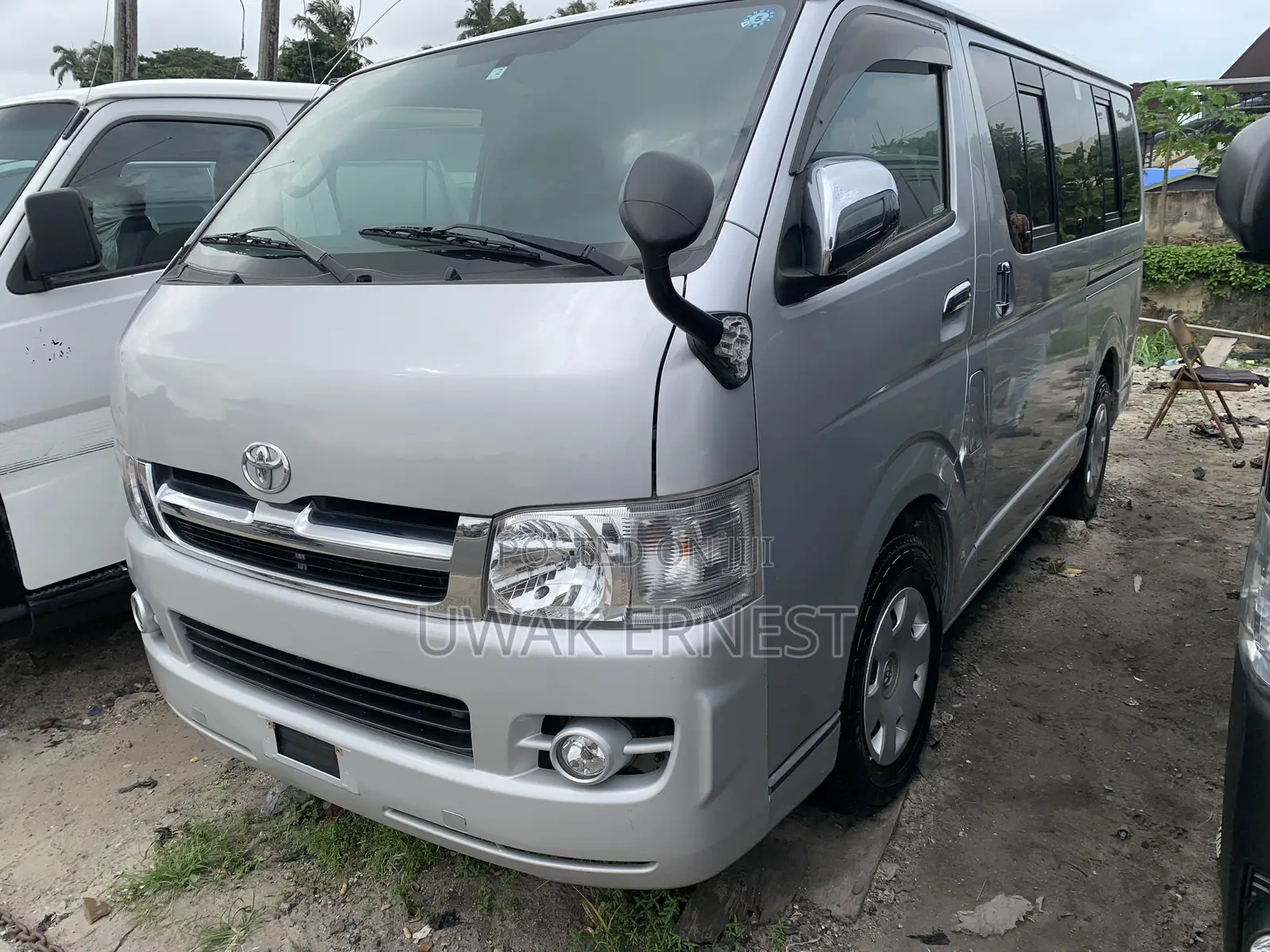 Toyota HiAce 2010 Silver